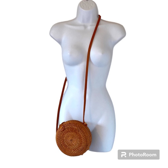 Rattan Circle Crossbody Bag Brown Wicker - Picture 2 of 12